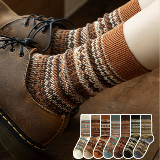 Socken im Retro-Ethno-Stil