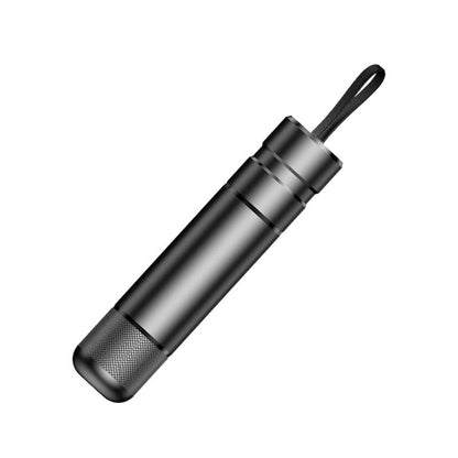 Auto-Notfallhammer – praktisch und platzsparend. Man weiß nie, wann ein Unfall passieren kann, daher ist es immer ratsam, vorbereitet zu sein